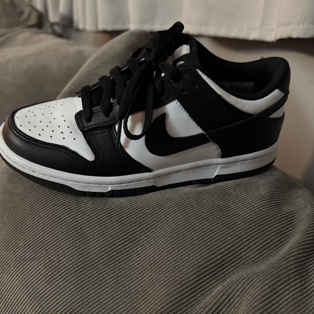 Nike Classic Black and White Low-Tops